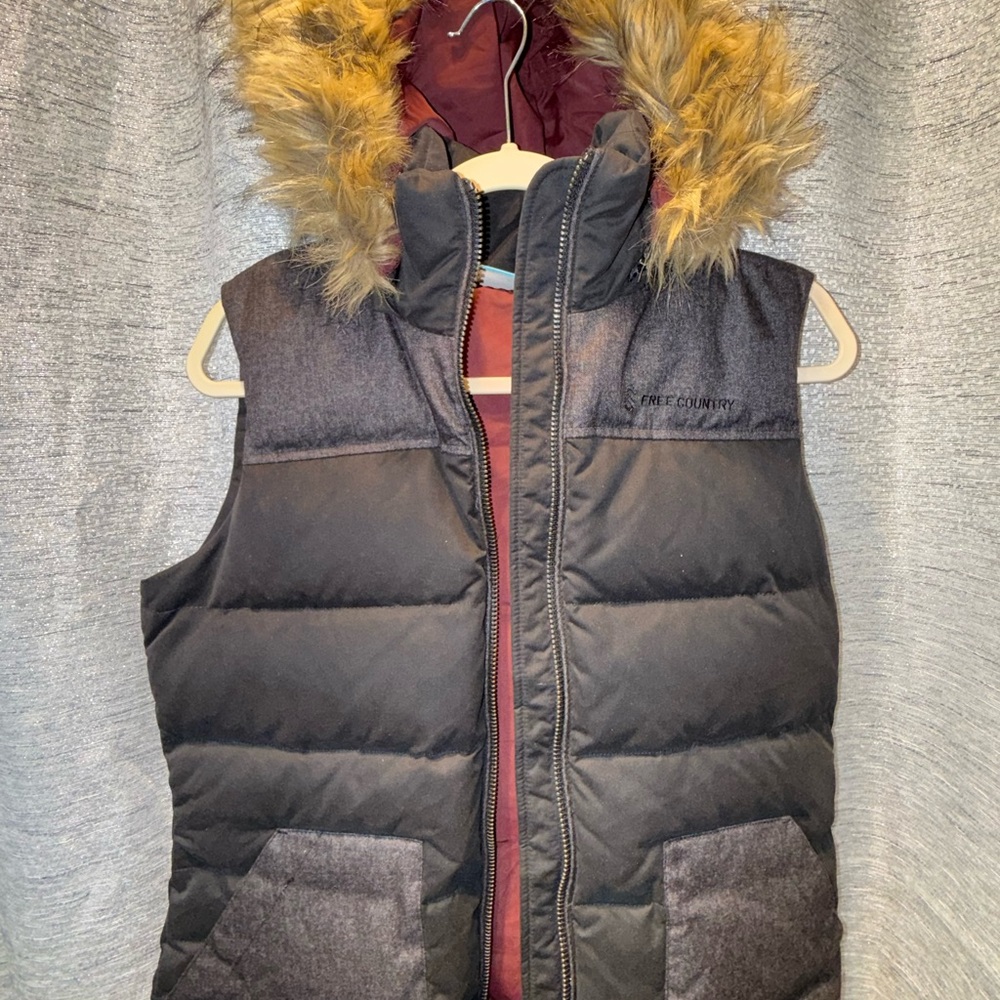 Free Country Black and Gray Vest with Faux Fur Hood
